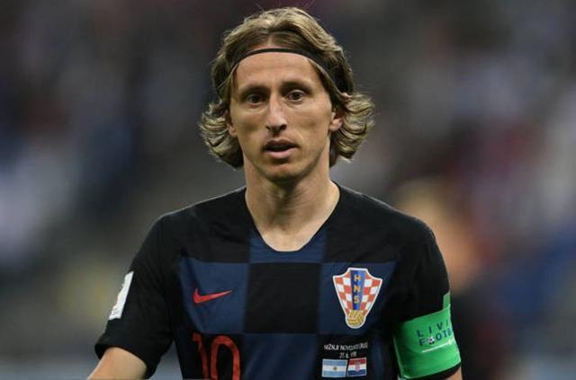 国足vs乌兹别克斯坦 岛民上岛！老董聊球