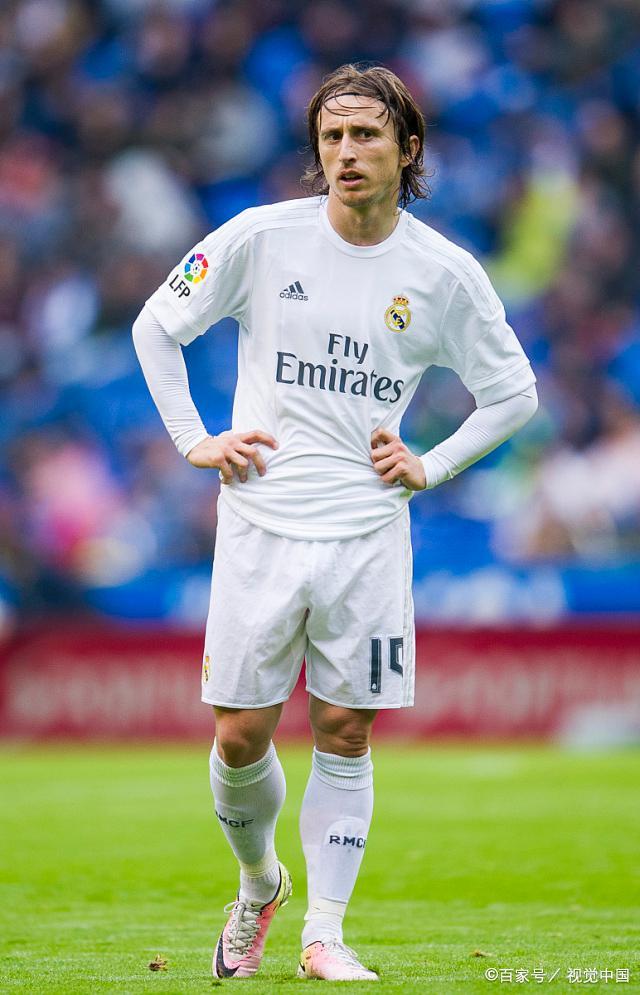 13胜1负战绩终结！湖人爆冷负雄鹿，詹姆斯失误+教练争议引质疑