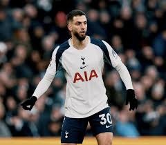 足球西甲豪门迎来连胜，状态回暖